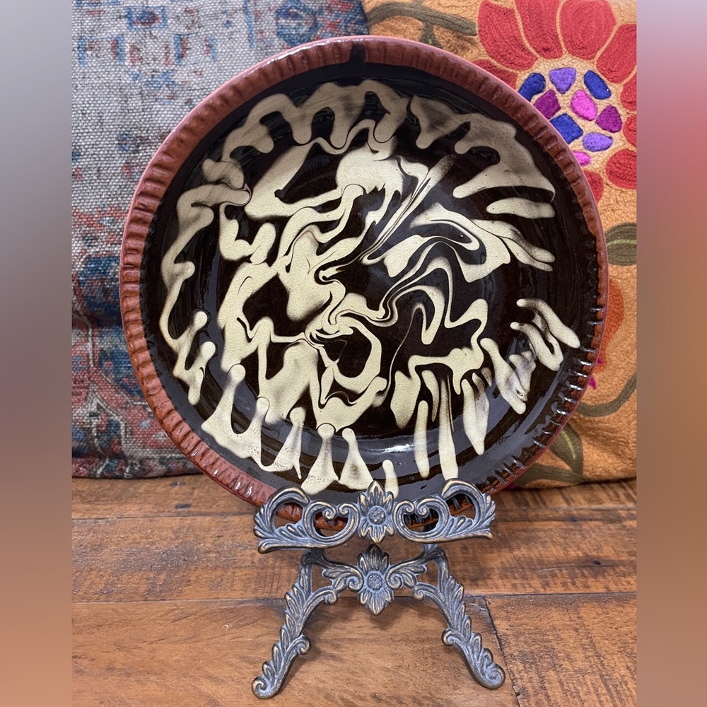 Williamsburg Pie Plate 7 1/2 In Swirl
Redware